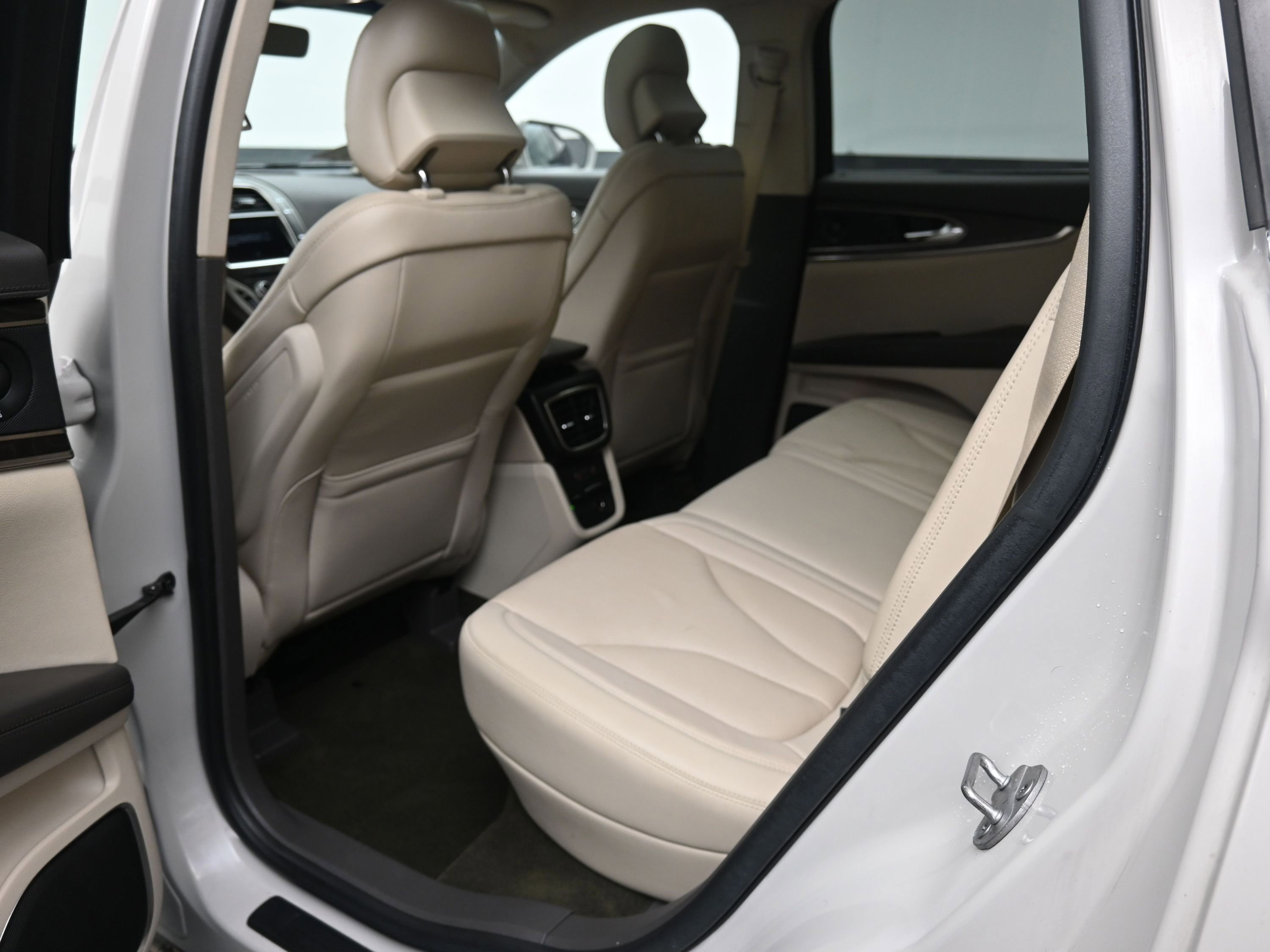 Used 2019 Lincoln Nautilus Reserve w/ Driver Assistance Package image 23