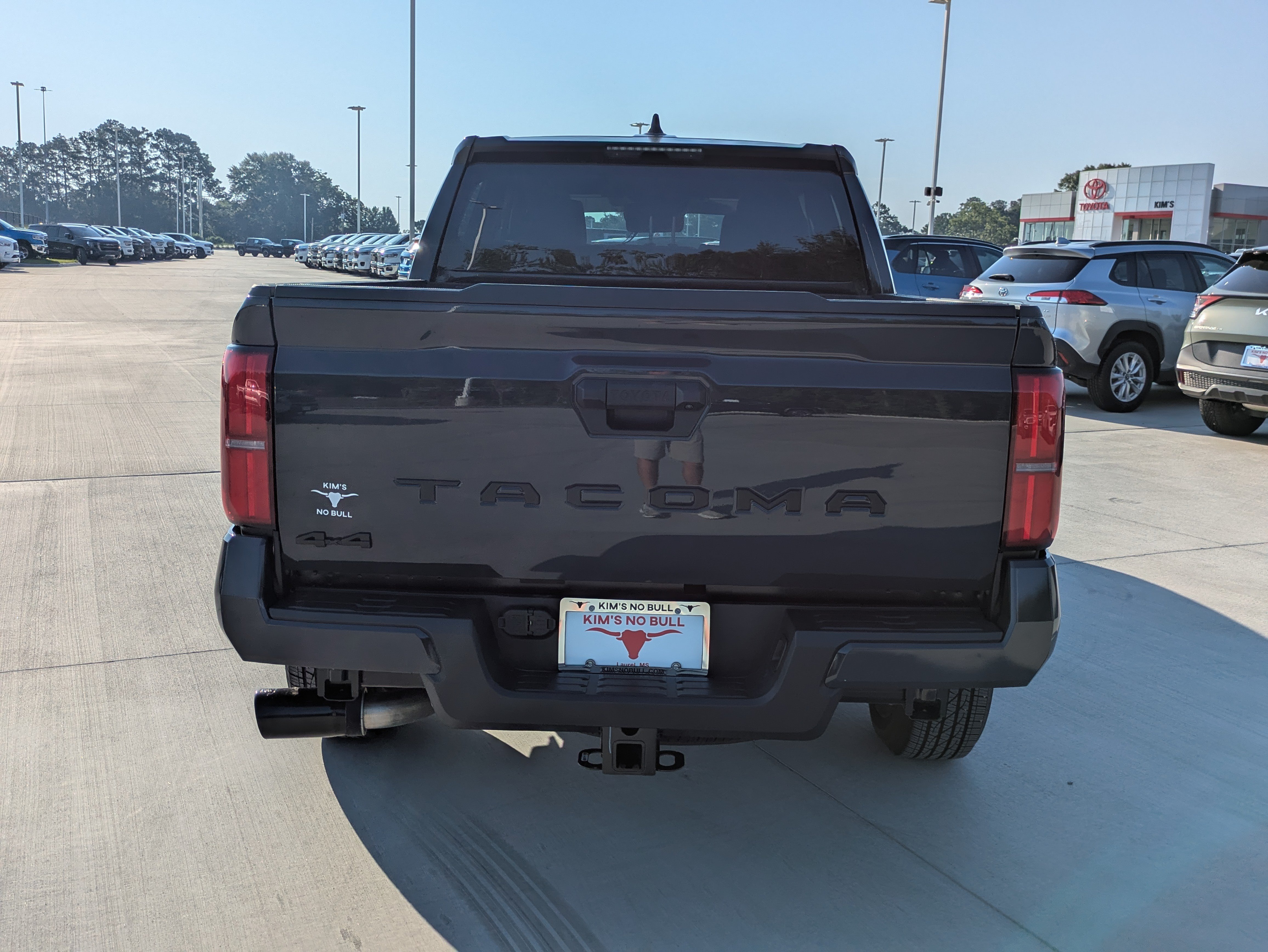 Certified 2025 Toyota Tacoma SR5 AWD/4WD image 4