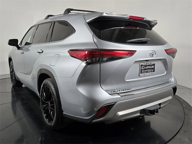 Used 2021 Toyota Highlander Platinum image 4