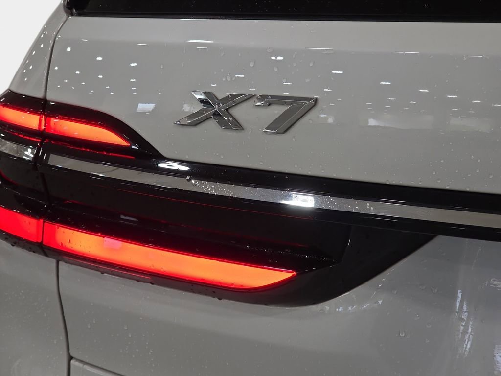 Certified 2024 BMW X7 xDrive40i w/ M Sport Package image 29