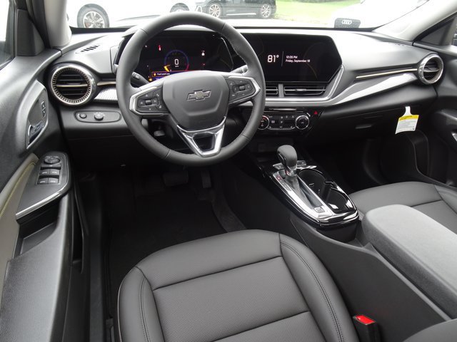 New 2026 Chevrolet Trax ACTIV w/ Sunroof Package FWD image 7