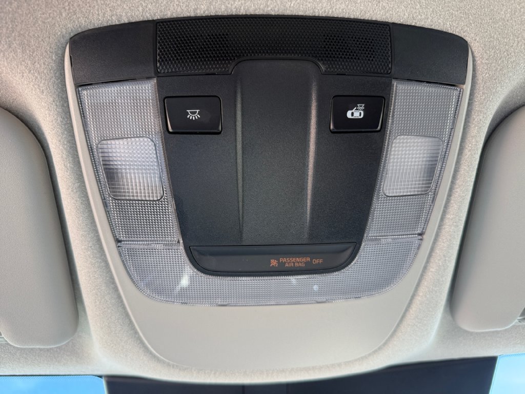 Used 2025 Kia Niro LX FWD image 41