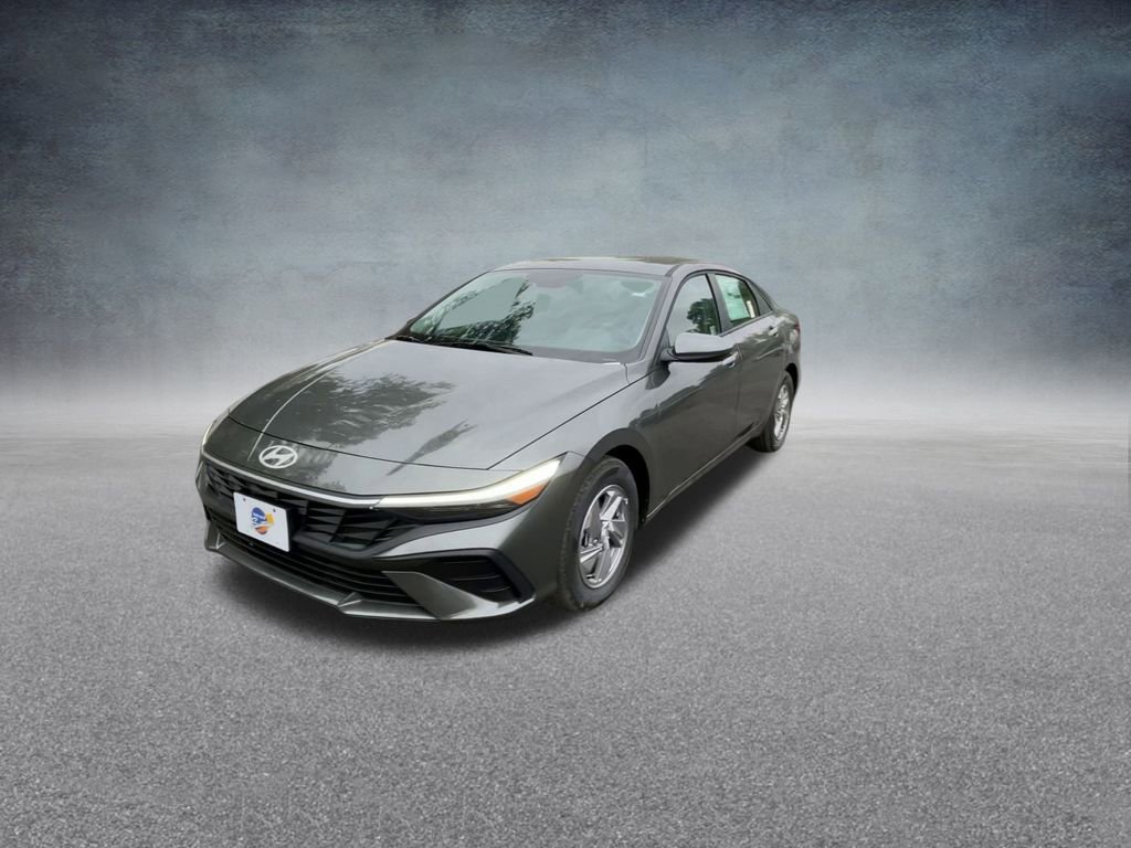 Used 2025 Hyundai Elantra SE image 8