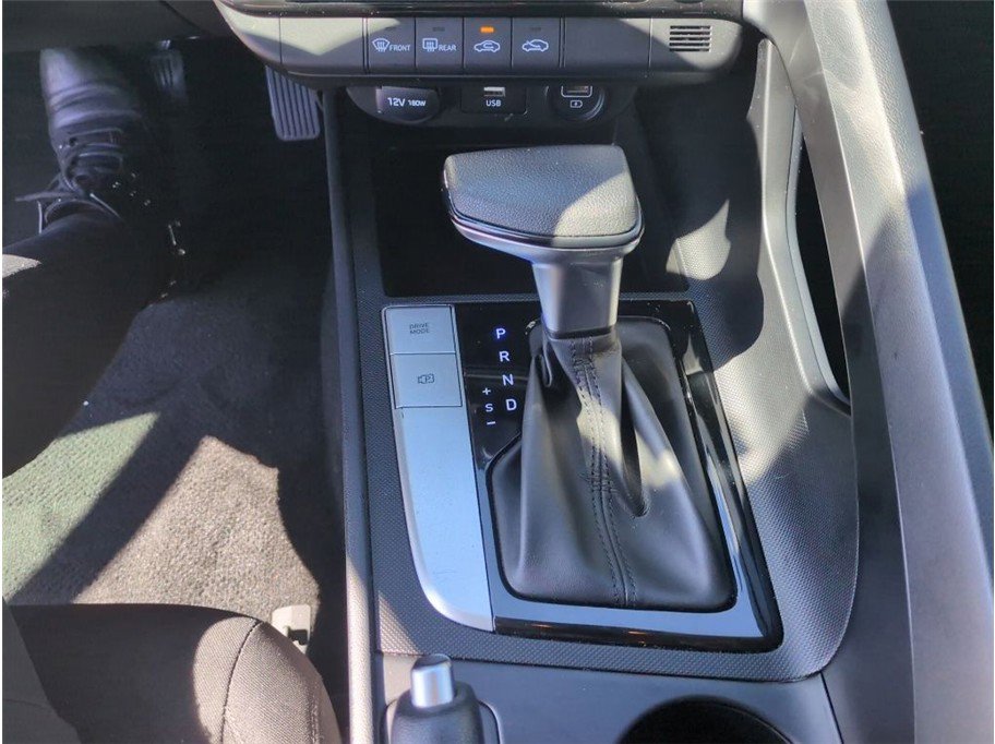 Used 2021 Hyundai Elantra SEL image 15