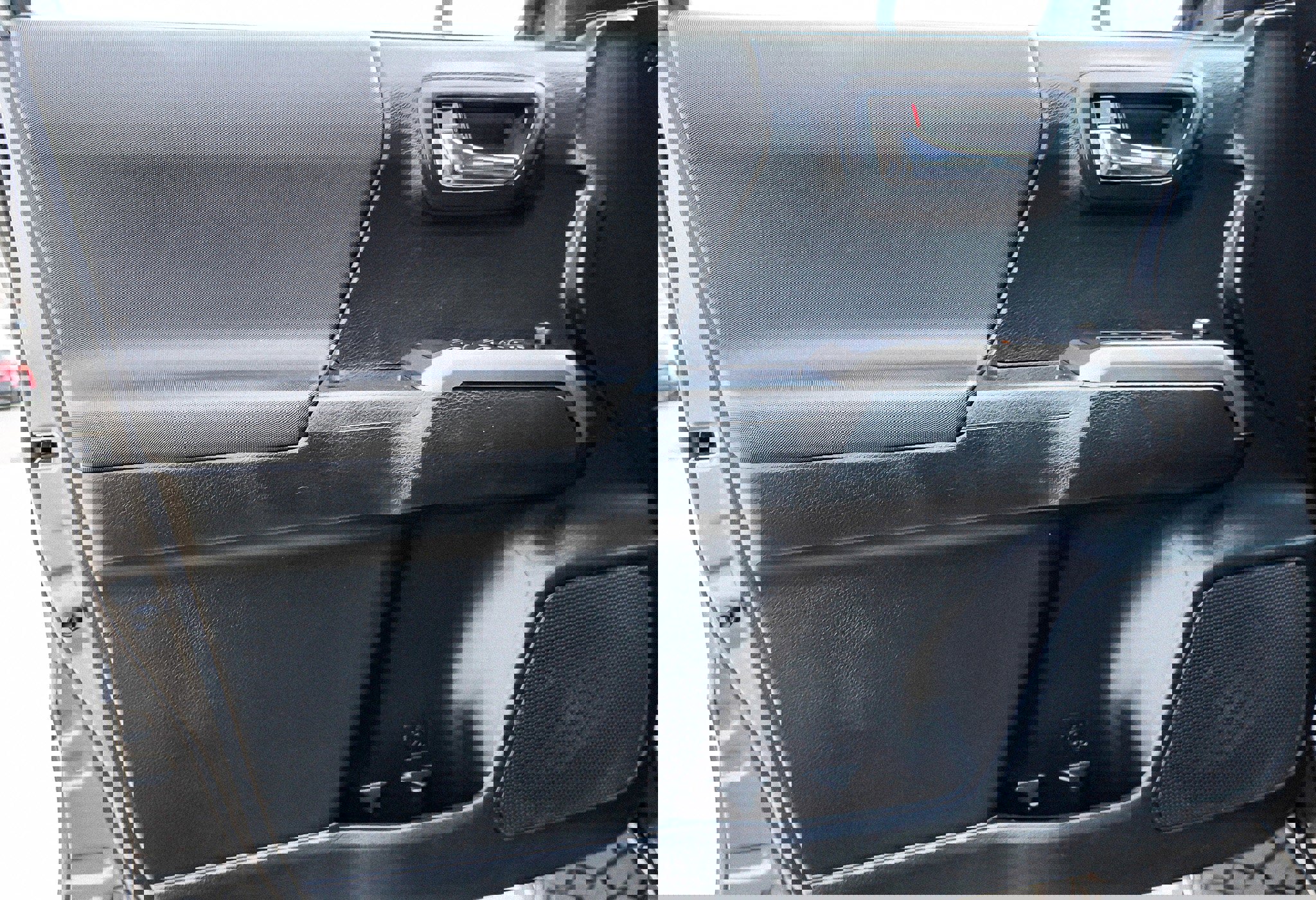 Used 2017 Toyota Tacoma TRD Off-Road w/ Premium & Technology Package image 22