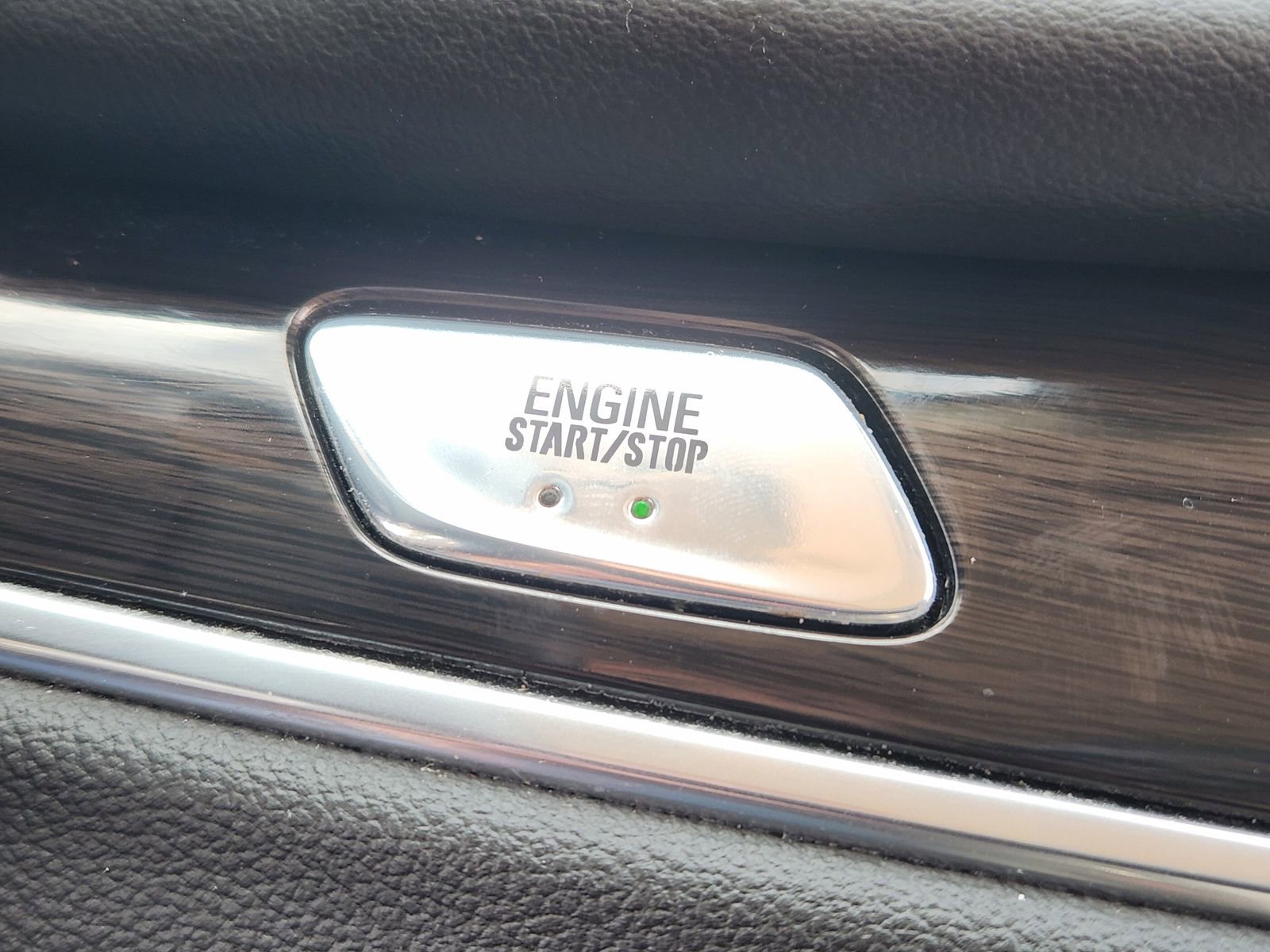 Used 2024 Buick Enclave Essence image 24