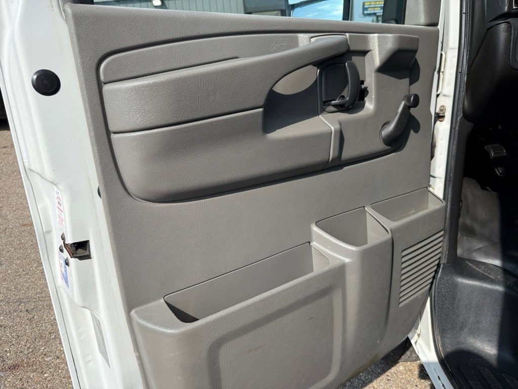 Used 2007 GMC Savana 3500 RWD image 22