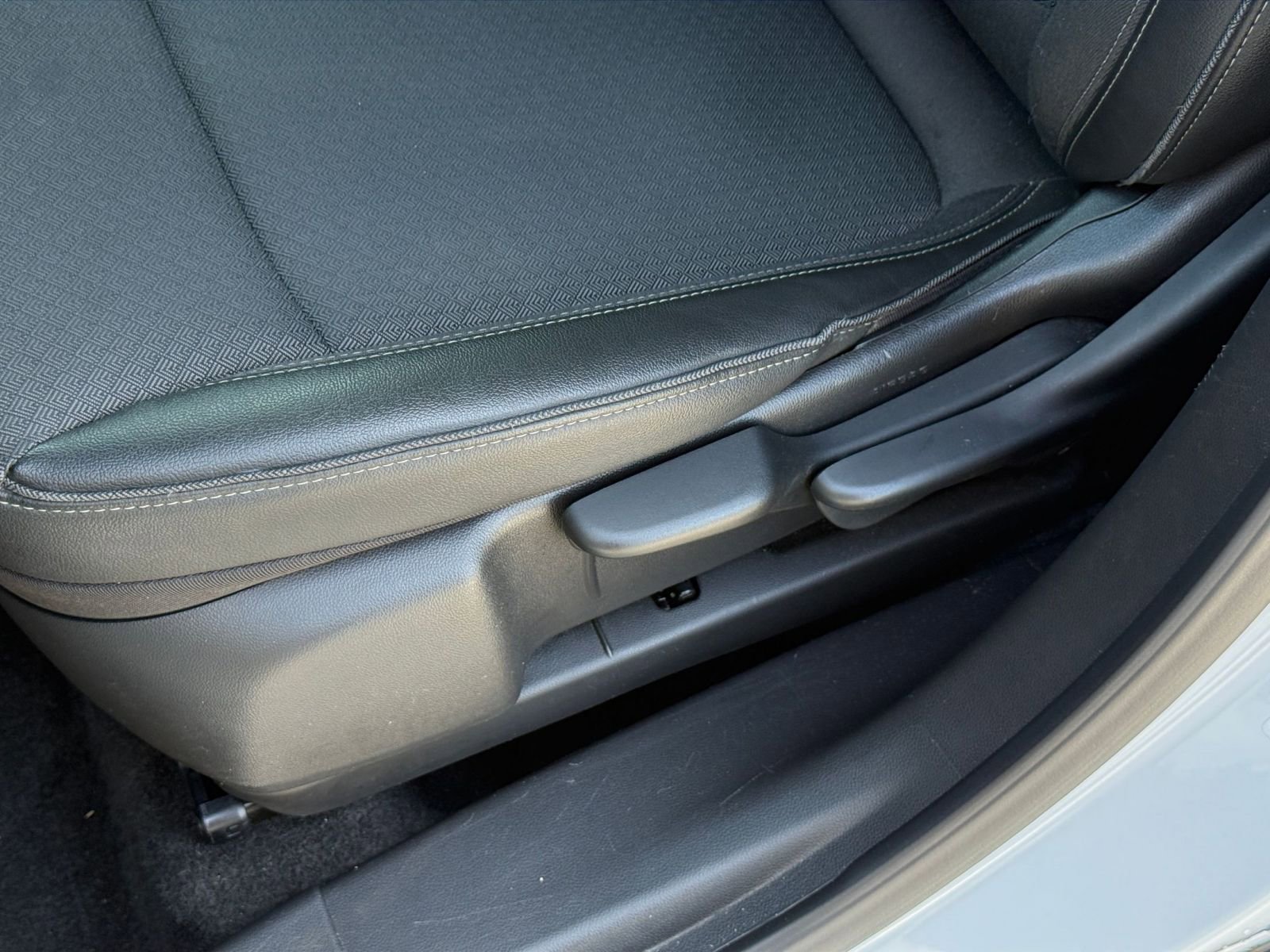 Used 2025 Buick Encore GX Preferred image 23