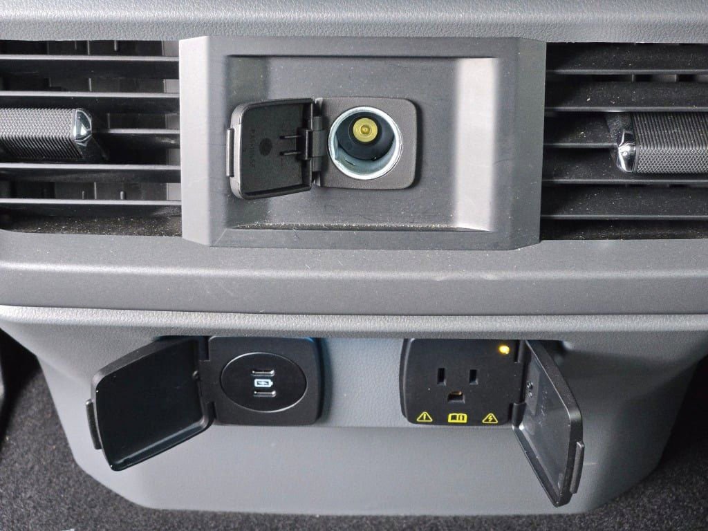 Used 2024 Ford F150 XLT w/ Equipment Group 302A MID image 19