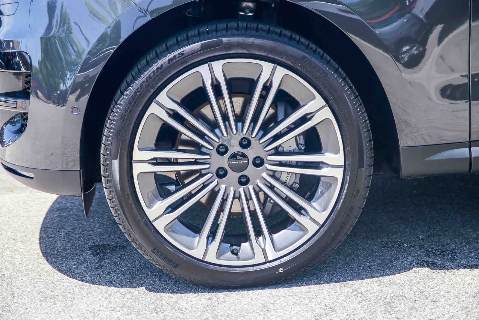 New 2026 Land Rover Range Rover Sport SE AWD/4WD image 9