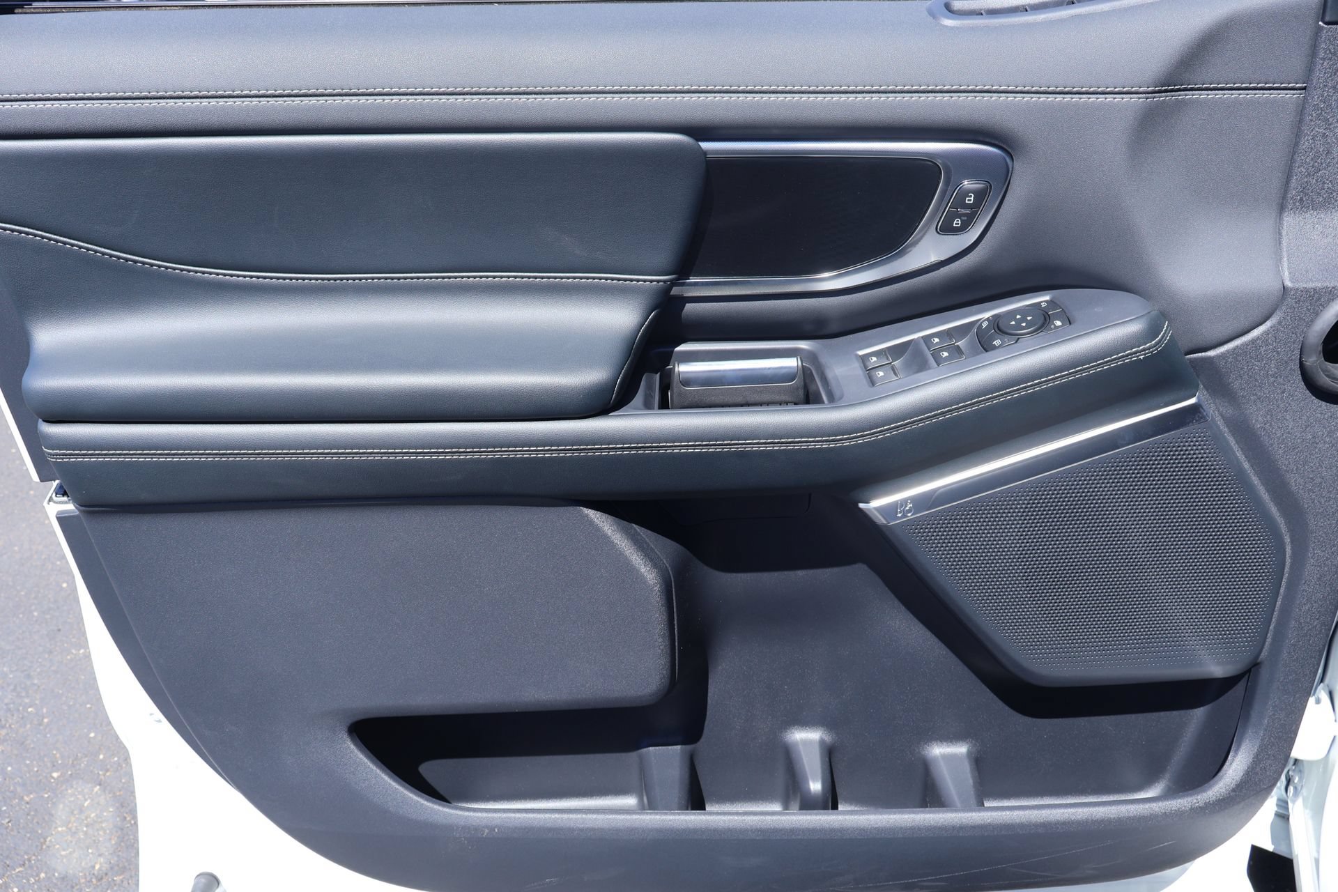New 2027 Ford Expedition Platinum w/ Stealth Performance Package AWD/4WD image 19