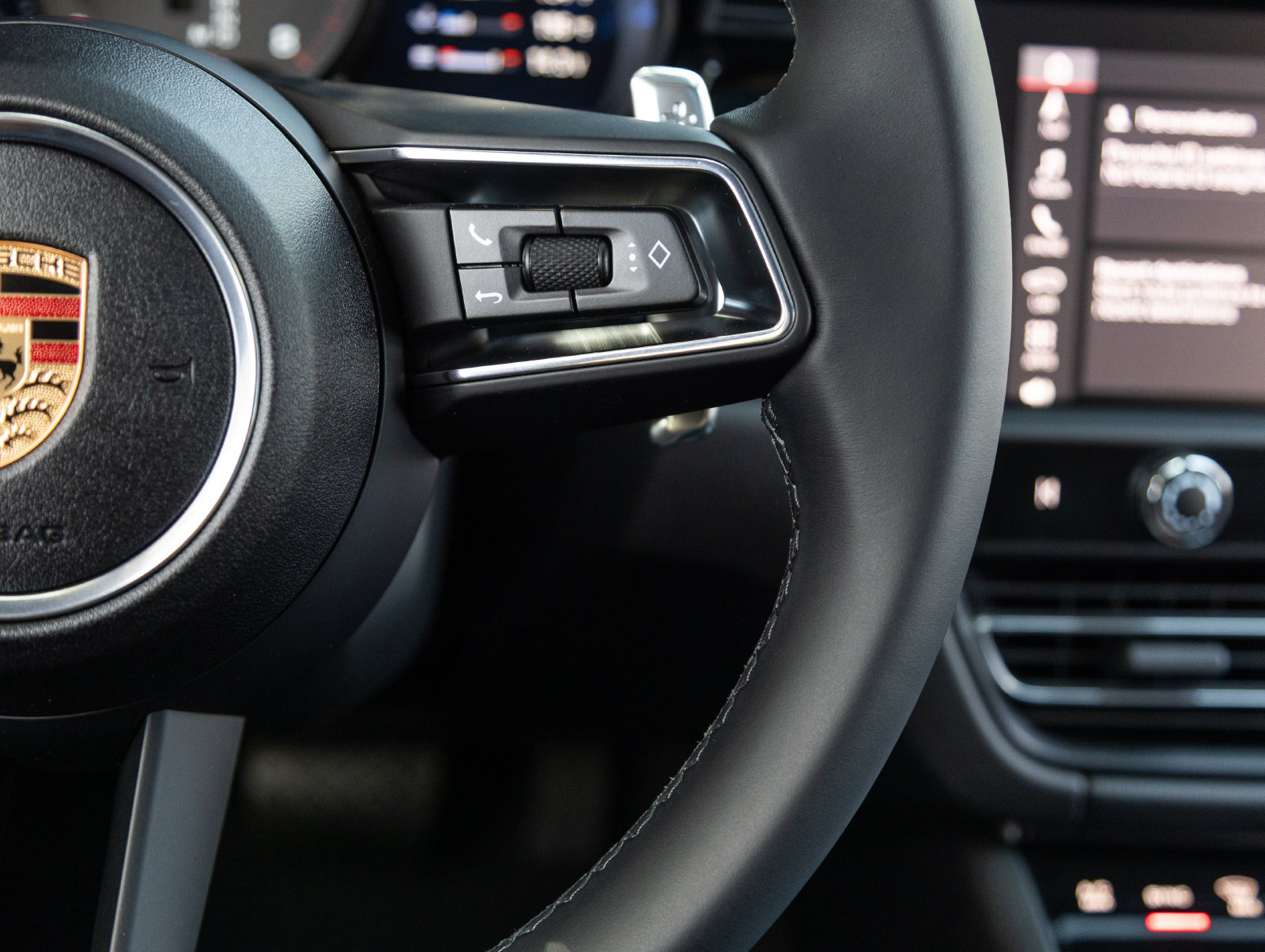New 2026 Porsche Macan AWD/4WD image 16