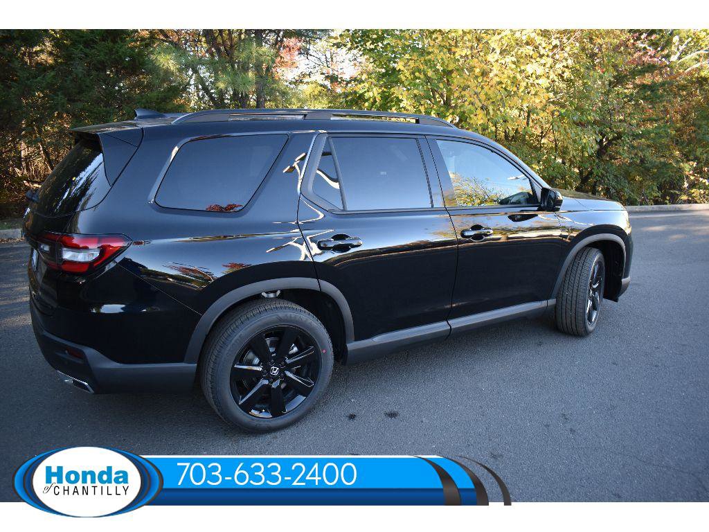 New 2025 Honda Pilot Black Edition image 11
