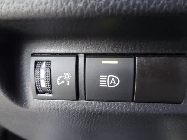Used 2024 Toyota RAV4 XLE FWD image 17