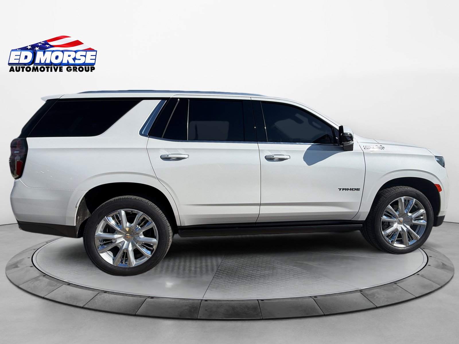 Used 2021 Chevrolet Tahoe High Country w/ Premium Package AWD/4WD image 6
