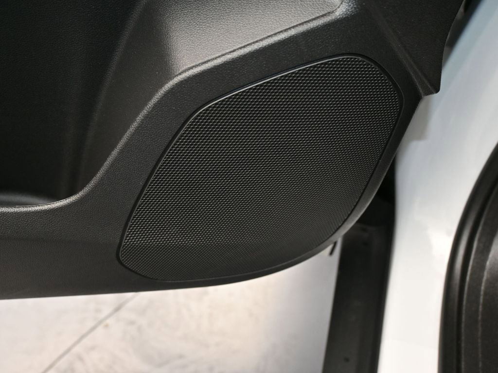 Used 2025 Chevrolet Trax LT w/ LT Convenience Package image 14