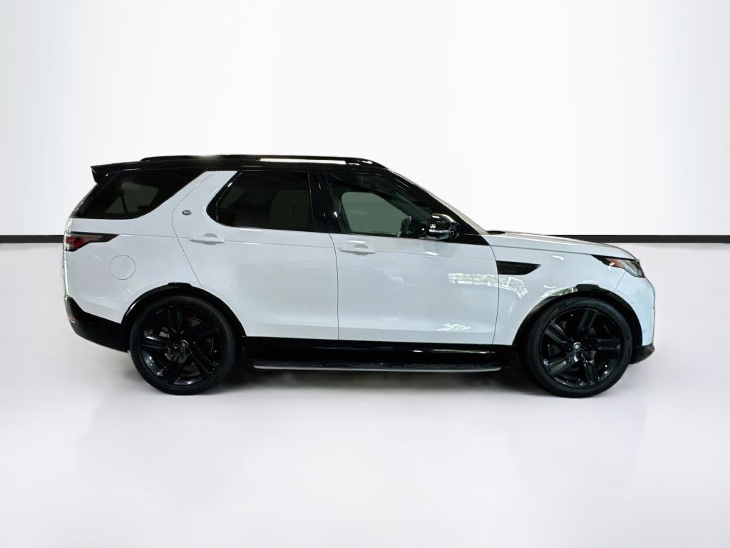 Used 2025 Land Rover Discovery Dynamic SE AWD/4WD image 4