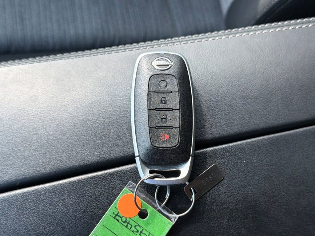 Used 2023 Nissan Rogue SV image 25