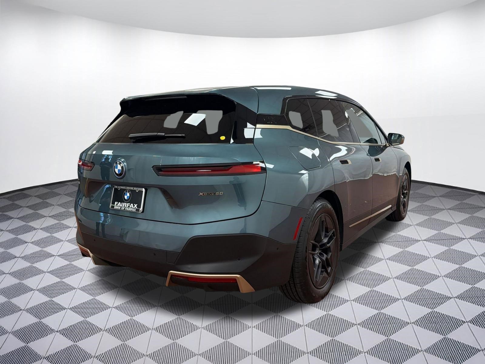 Used 2023 BMW iX xDrive50 w/ Premium Package AWD/4WD image 9
