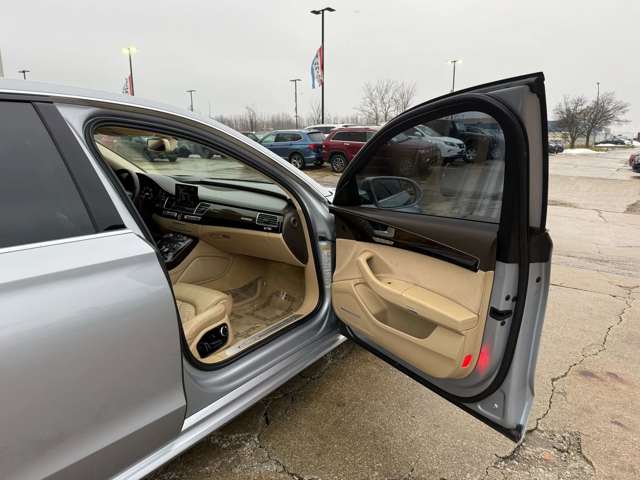 Used 2017 Audi A8 L 4.0T image 26