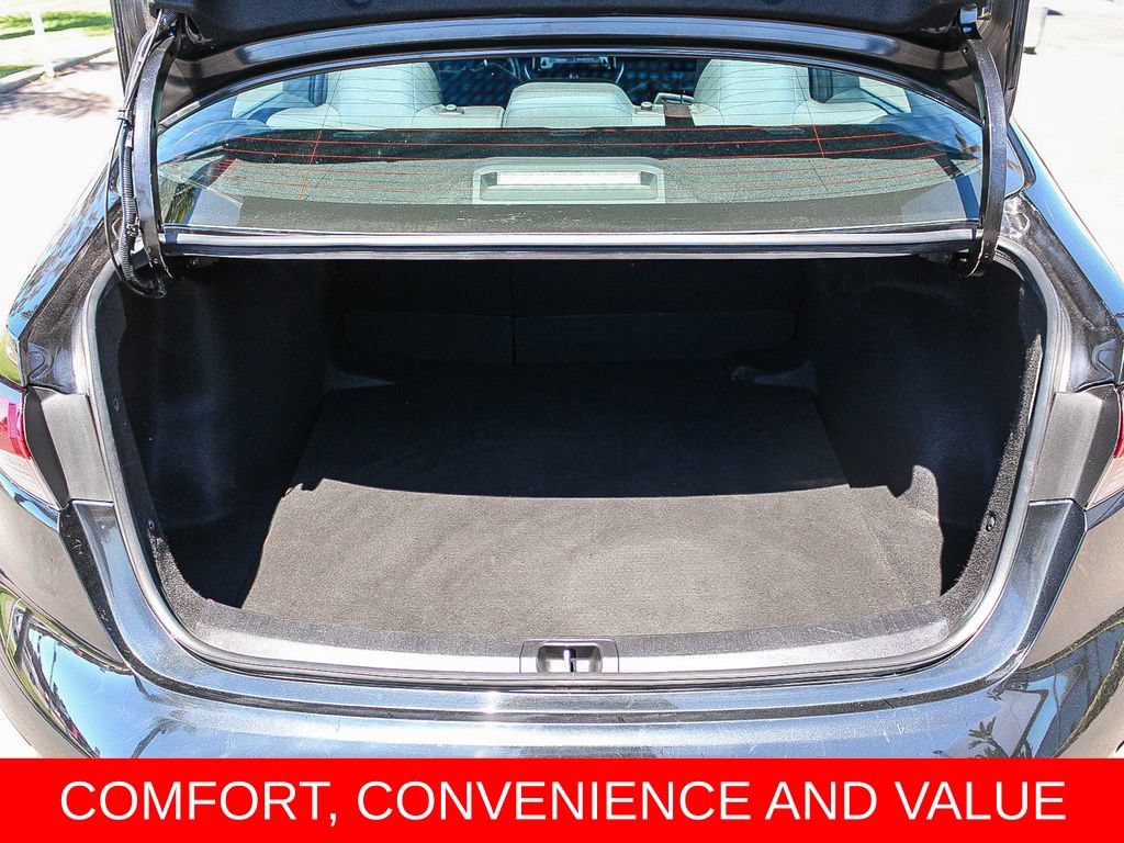 Used 2021 Toyota Corolla LE FWD image 25