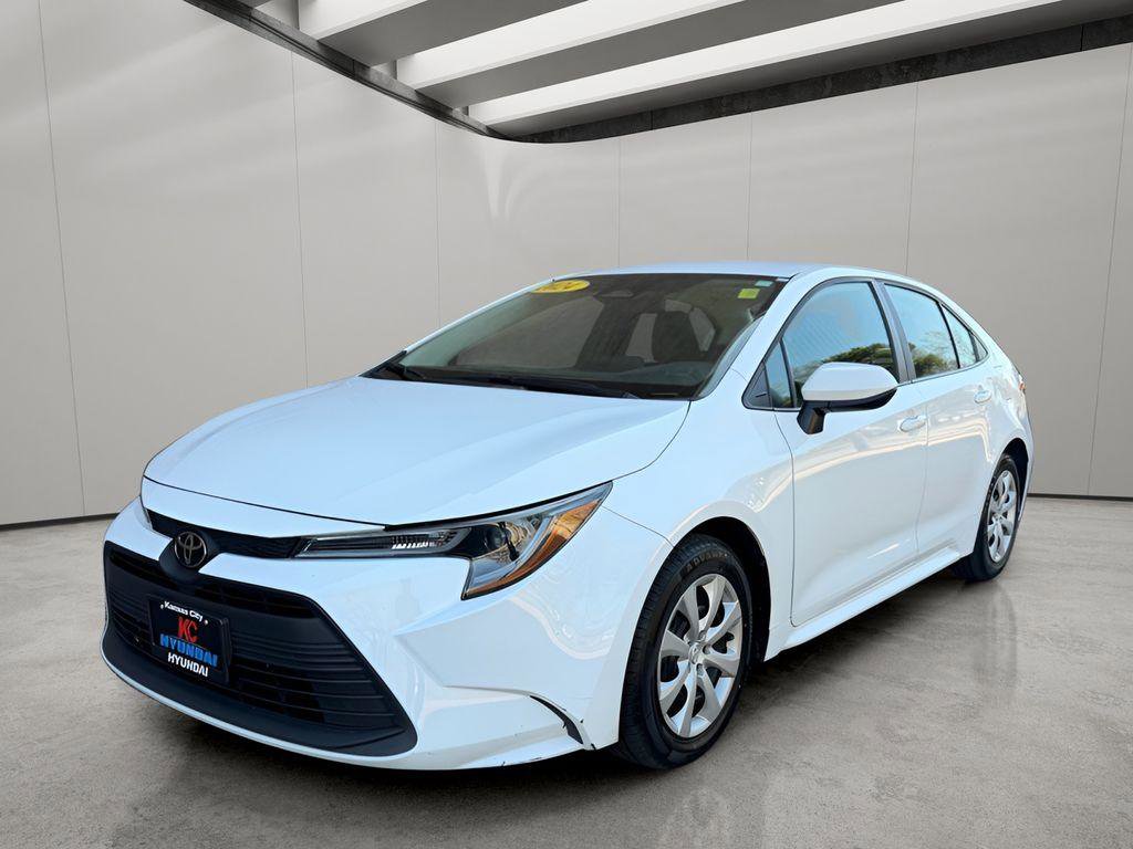 Used 2024 Toyota Corolla LE image 1