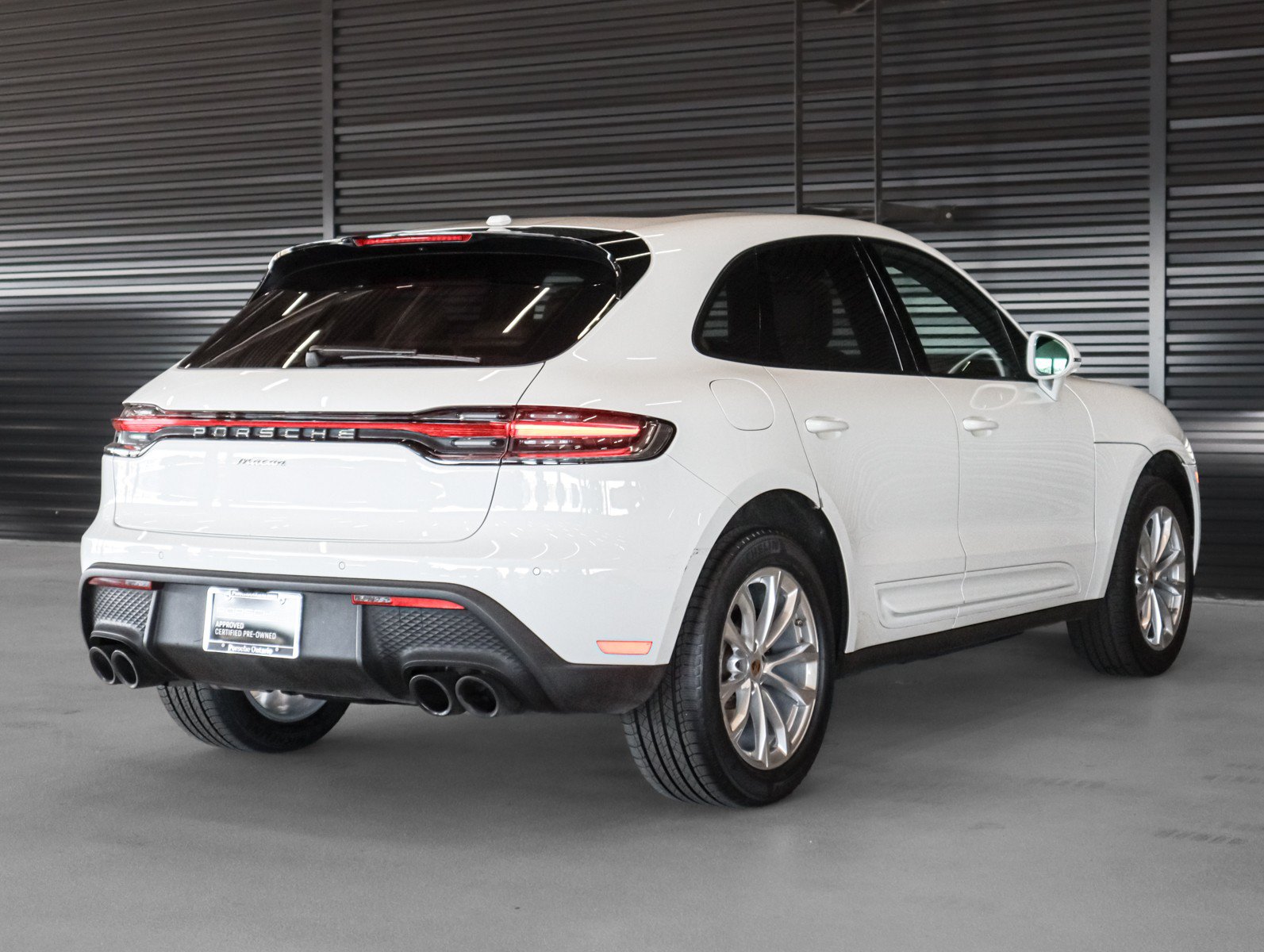 Certified 2023 Porsche Macan AWD/4WD image 10