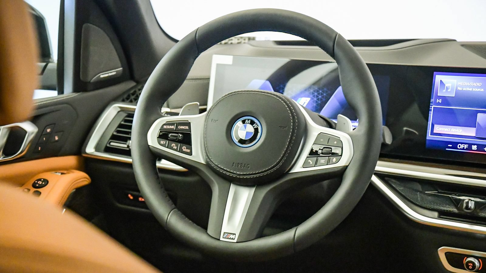 New 2026 BMW X5 xDrive50e w/ M Sport Package AWD/4WD image 13