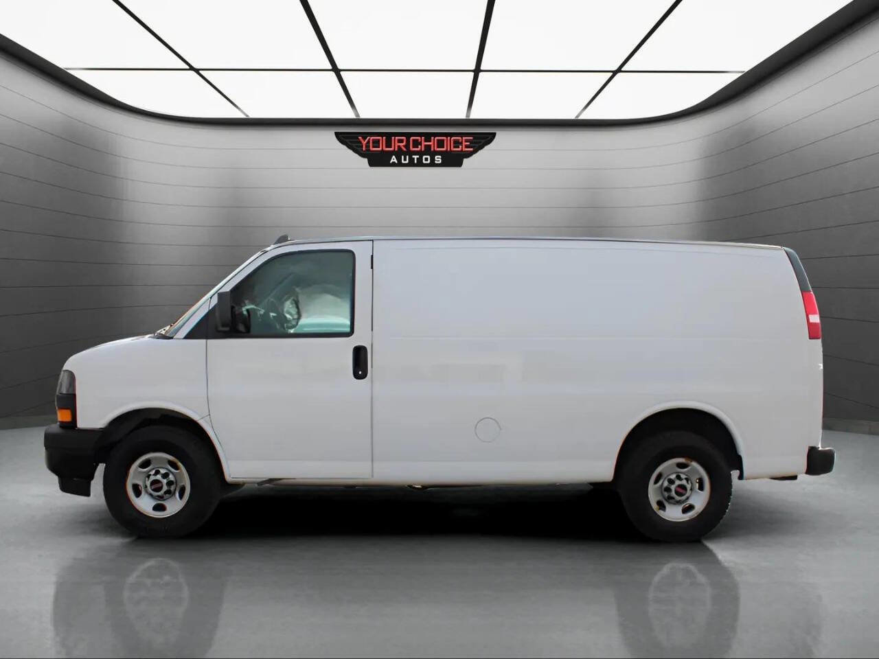 Used 2018 GMC Savana 3500 w/ Driver Convenience Package image 2