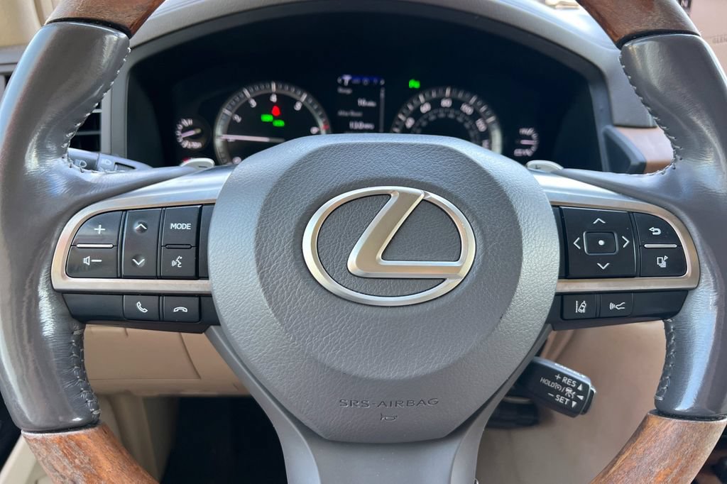 Used 2017 Lexus LX 570 4WD w/ Luxury Package image 28