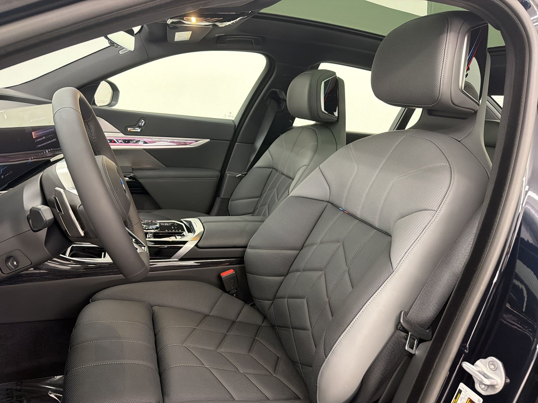 New 2026 BMW 740i xDrive w/ Executive Package AWD/4WD image 5