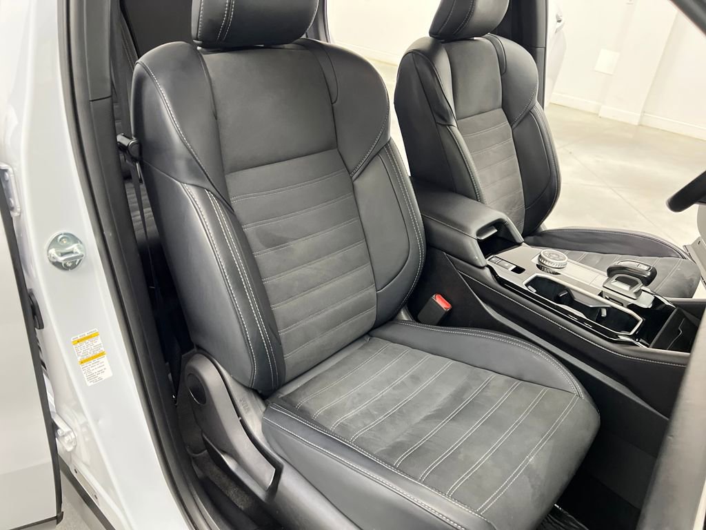 Used 2025 Mitsubishi Outlander SE image 23