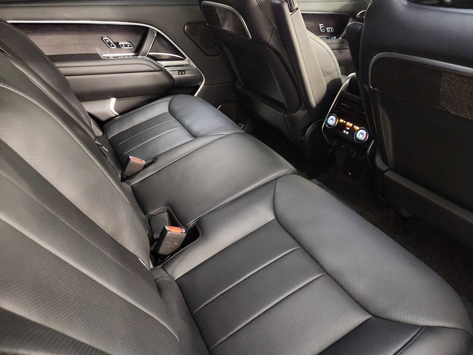 Used 2025 Land Rover Range Rover Long Wheelbase Autobiography AWD/4WD image 55