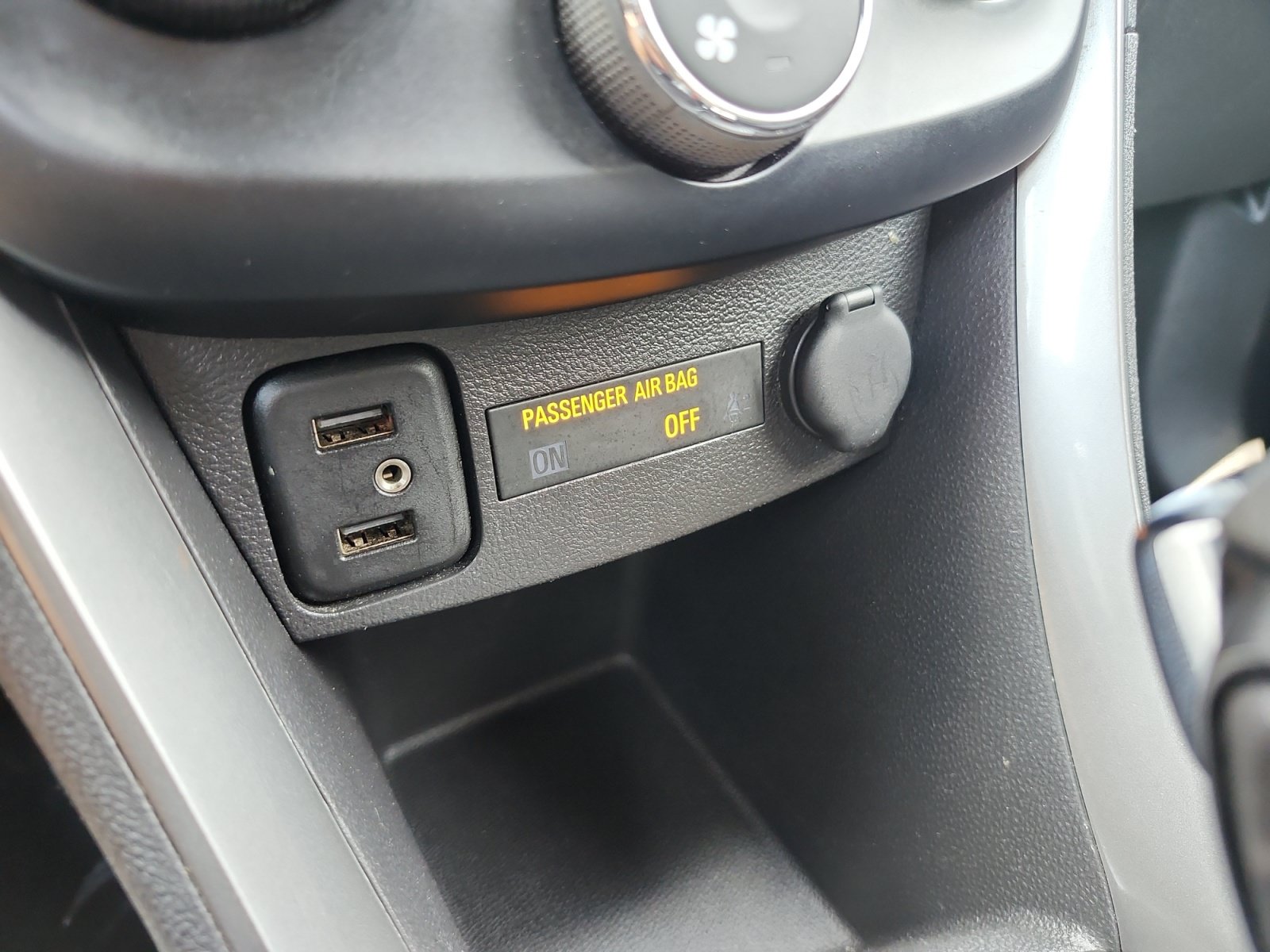 Used 2020 Chevrolet Trax LS w/ Fleet Convenience Package AWD/4WD image 18