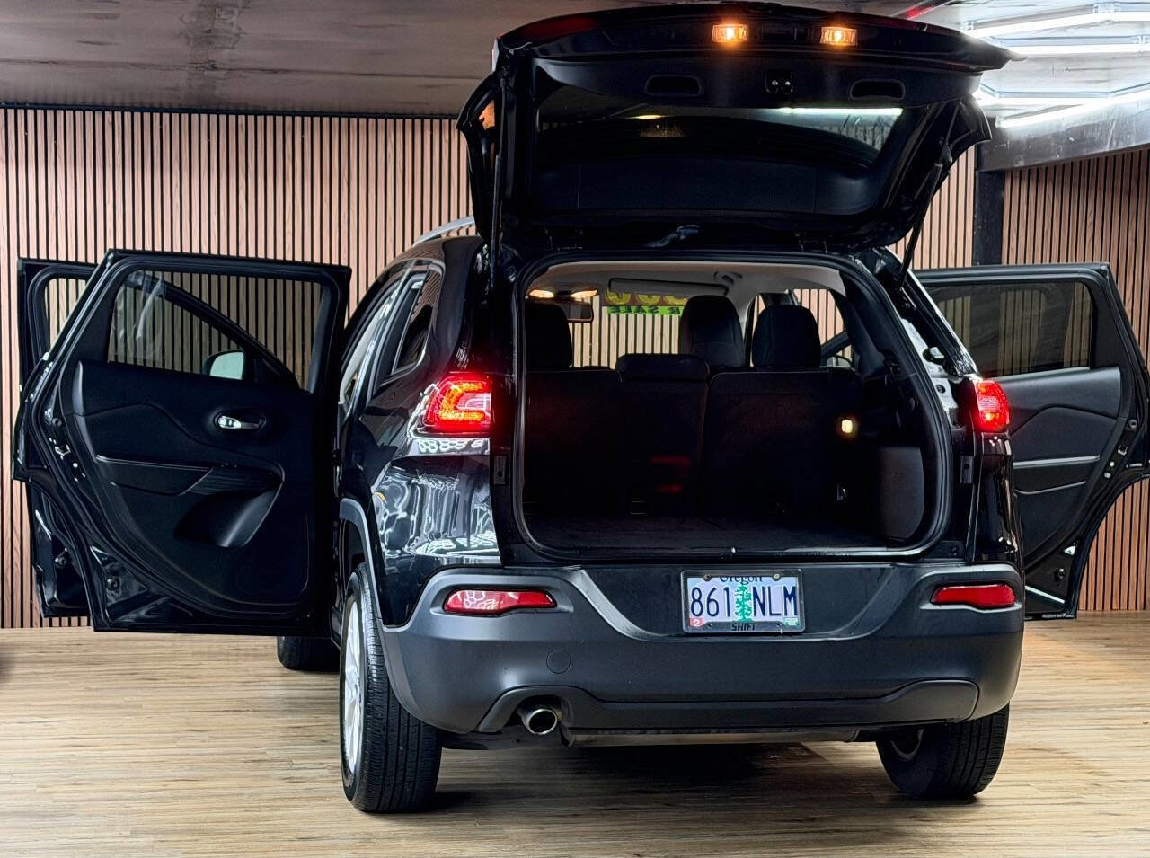 Used 2015 Jeep Cherokee Latitude image 10