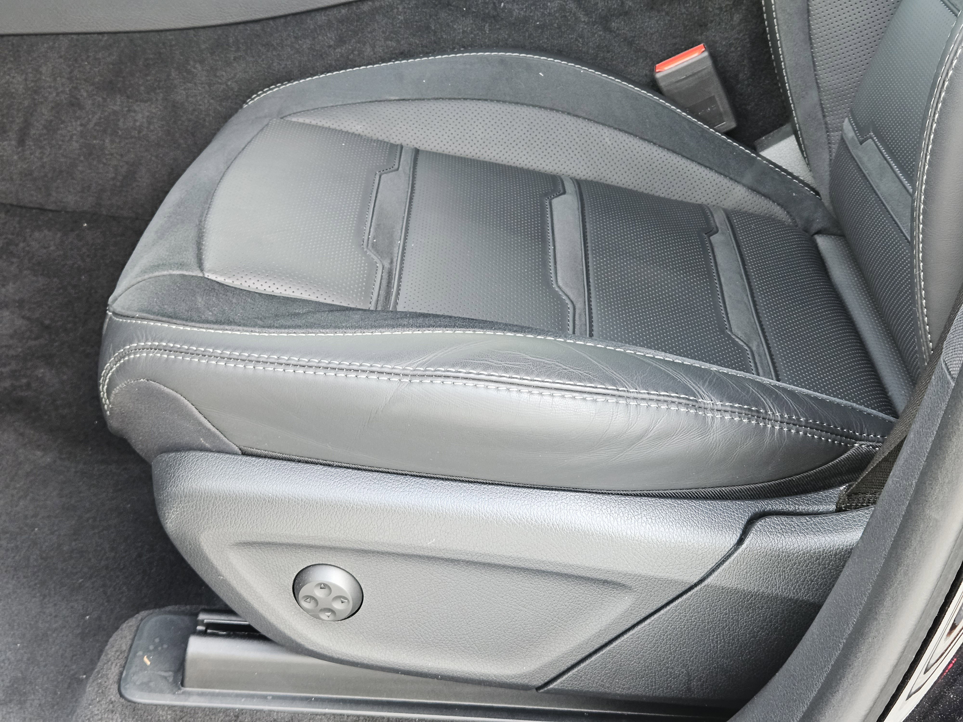 Certified 2025 Mercedes-Benz GLE 53 AMG 4MATIC image 26