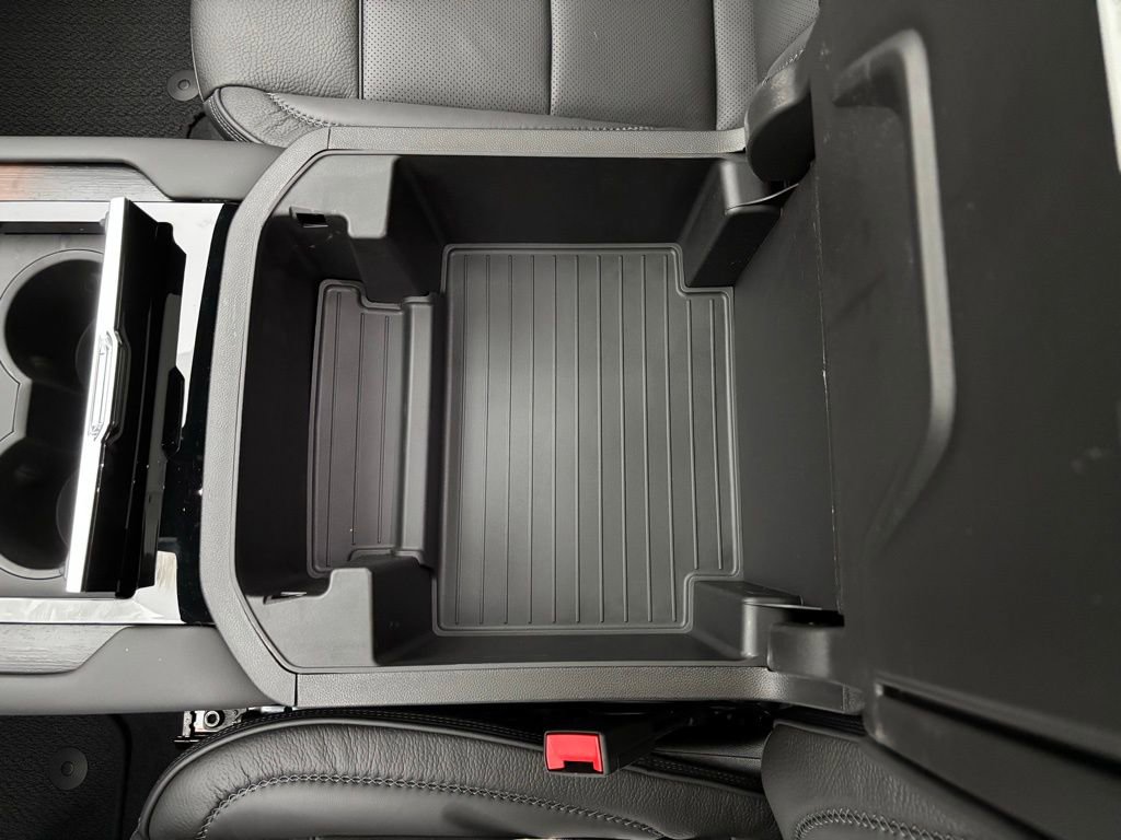 New 2026 GMC Yukon Denali w/ Sun & Power Step Package image 33