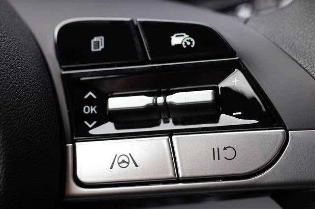 New 2026 Hyundai Elantra SE FWD image 16