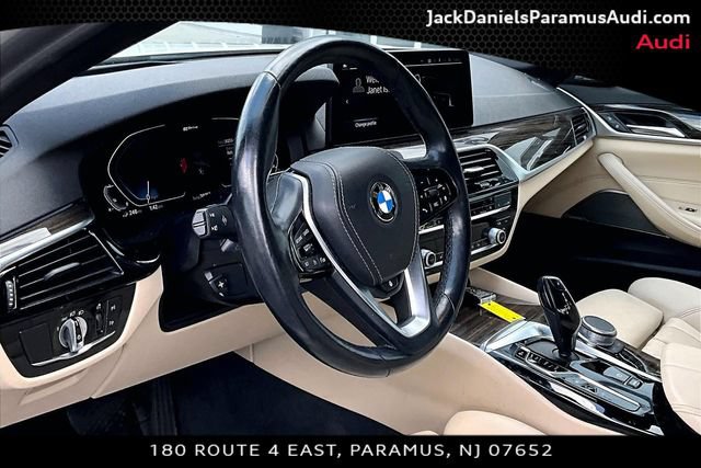 Used 2021 BMW 530e xDrive w/ Premium Package AWD/4WD image 11