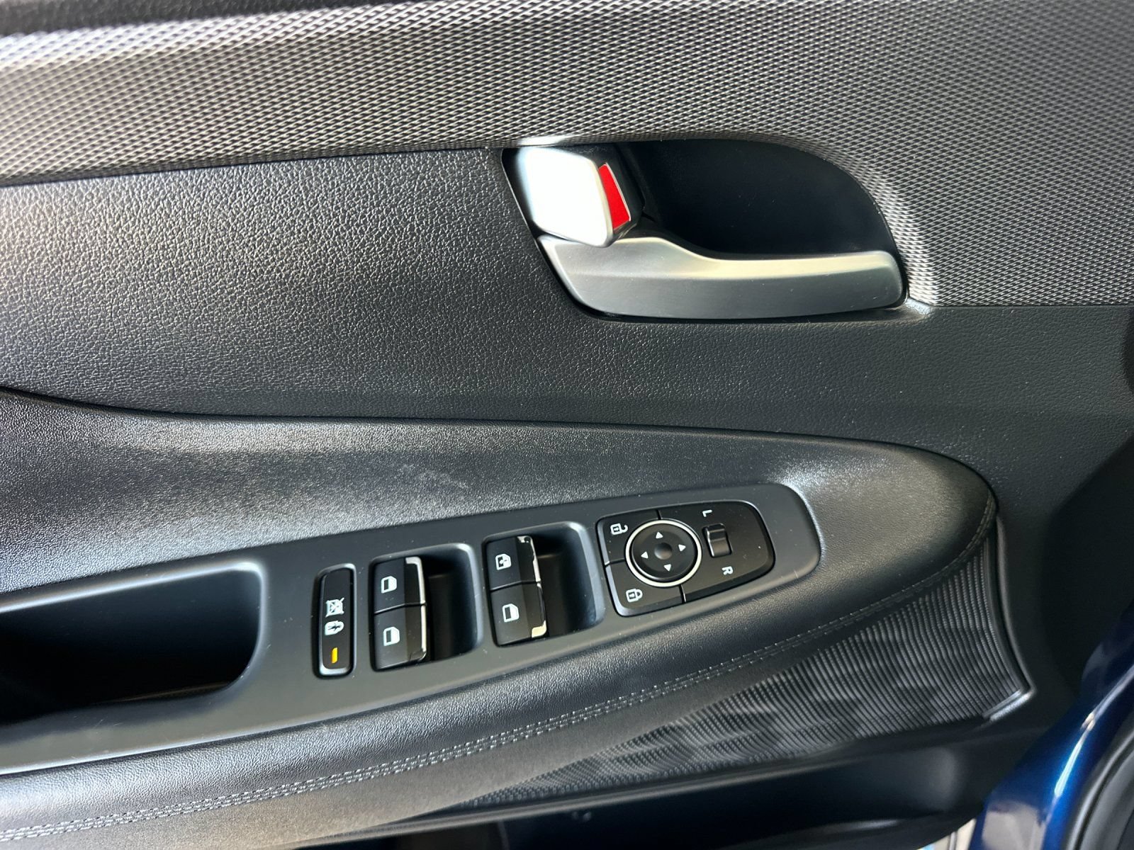 Used 2019 Hyundai Santa Fe SE FWD image 10