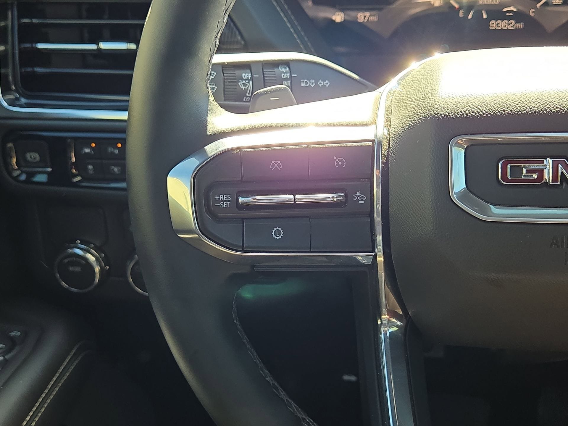 Used 2025 GMC Yukon Elevation w/ Elevation Premium Package image 21