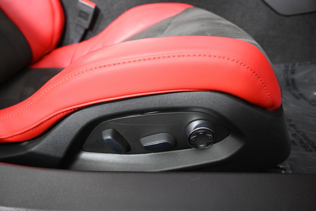 Used 2022 Chevrolet Corvette Stingray Premium Conv w/ Z51 Performance Package image 19