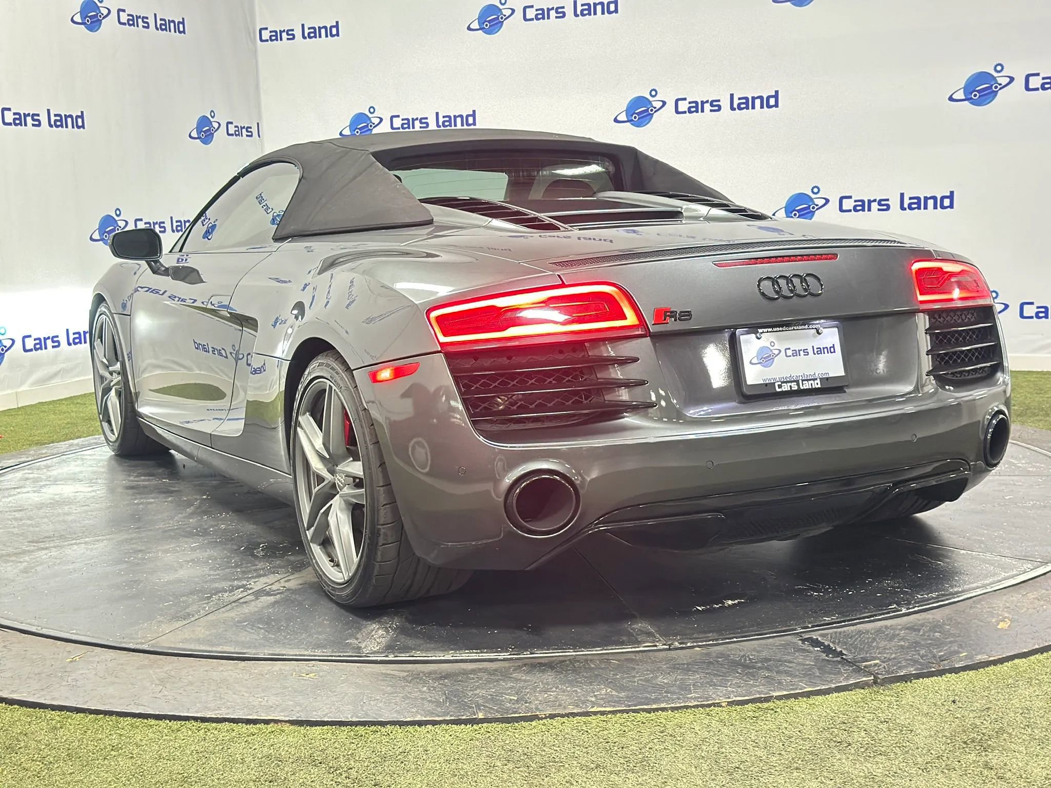 Used 2015 Audi R8 V8 w/ Full Leather Package image 4