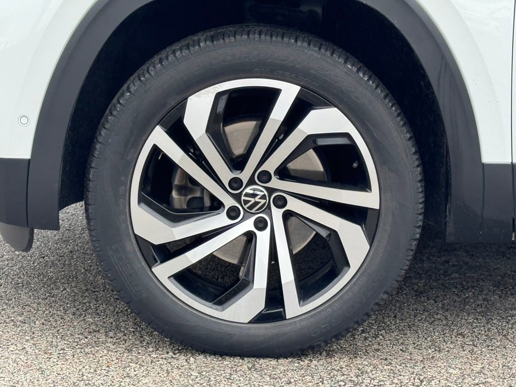 Used 2021 Volkswagen Atlas SEL Premium image 39