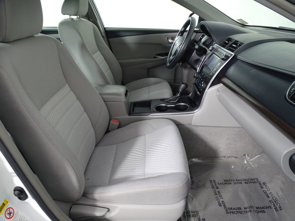 Used 2017 Toyota Camry LE image 18