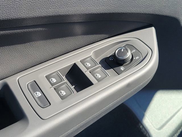 New 2025 Volkswagen GTI SE FWD image 22