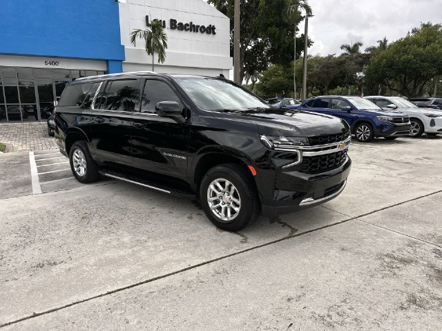 Used 2024 Chevrolet Suburban LS RWD image 16