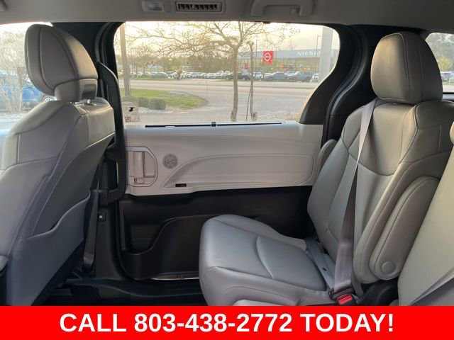 Used 2025 Toyota Sienna XLE image 13