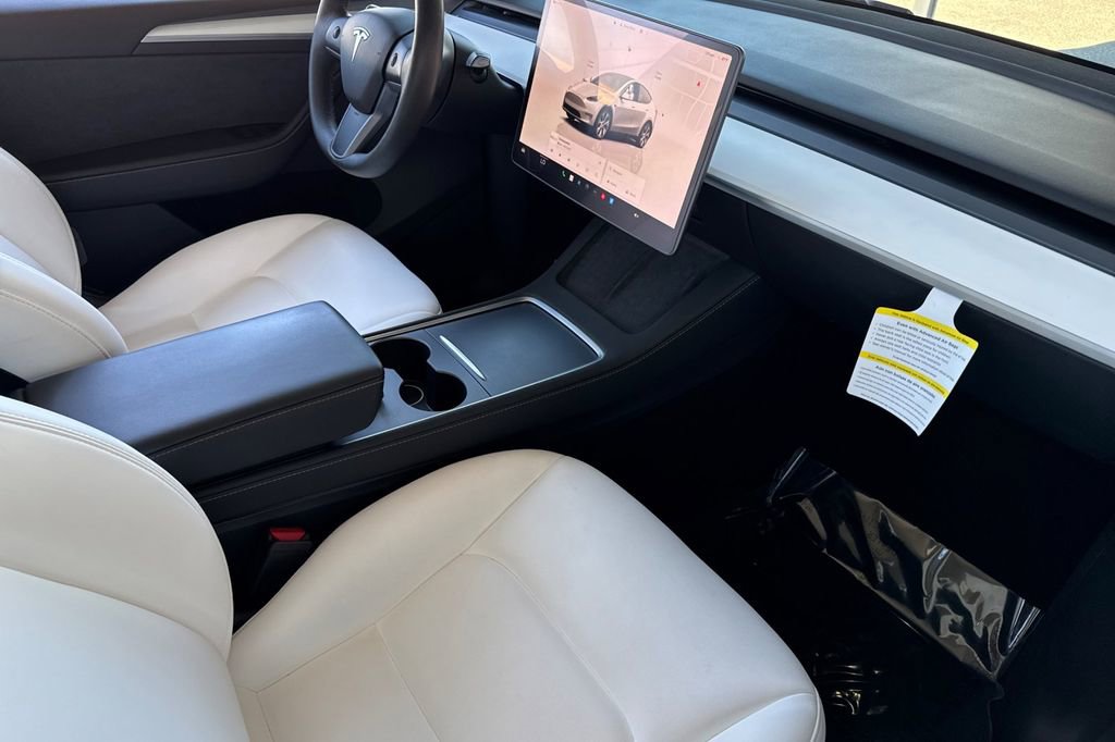 Used 2023 Tesla Model Y Long Range AWD/4WD image 14