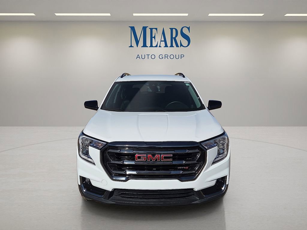 Used 2023 GMC Terrain AT4 image 9